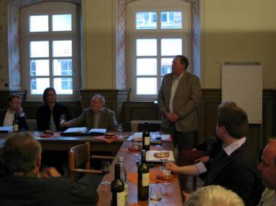 ffentliche Mitgliederversammlung 2013 - Öffentliche Mitgliederversammlung im Ratssaal mit unserem Bürgermeisterkandidaten Hans-Peter Knierim